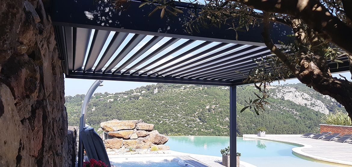 Pergola vue sur le piscine