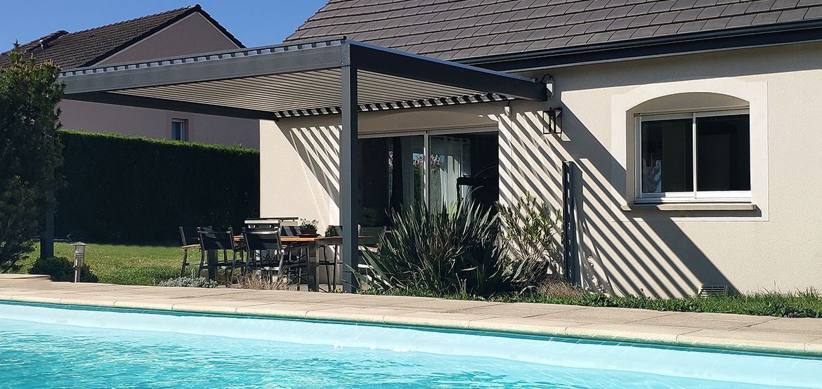 Pergola Lounge bioclimatique perpendiculaire